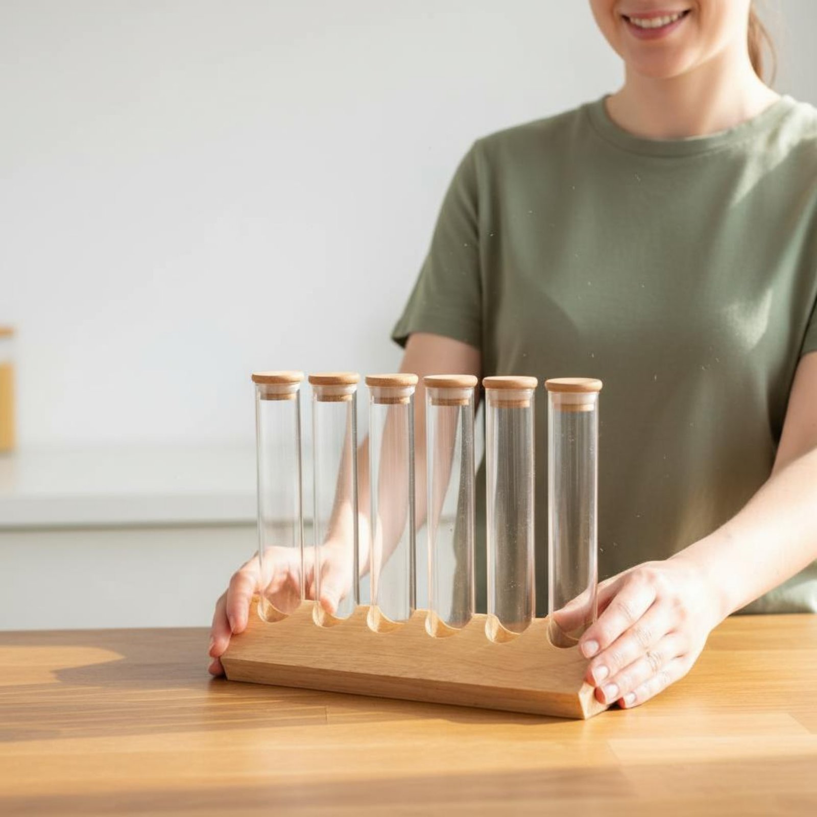 Glazen buisvormige bewaardoose - Display Stand Wood recensie en prijs